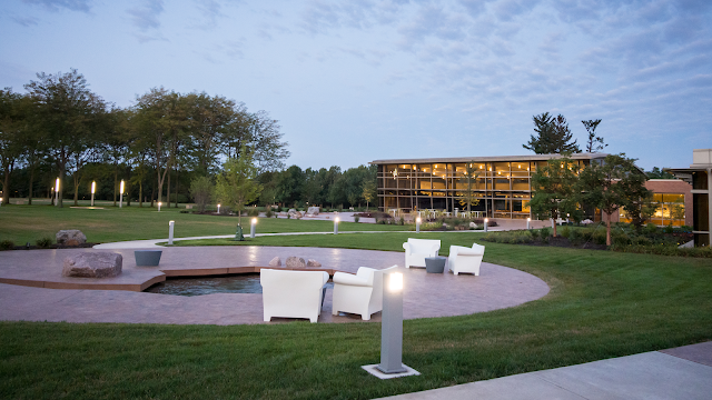 Courtyard (Slide Deck)_Campus